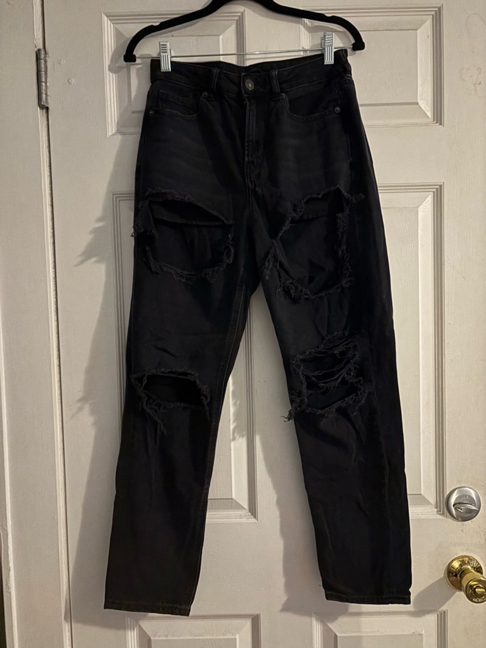 American Eagle Outfitters Black Relaxed Ripped Jeans